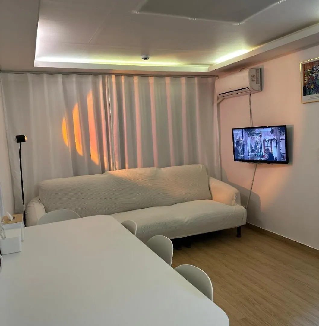 הוילה סיאול Hongdae T House 0*,